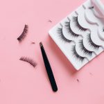 Czy sekret perfekcyjnej stylizacji tkwi w dobrze dobranym sklepie z akcesoriami do rzęs?